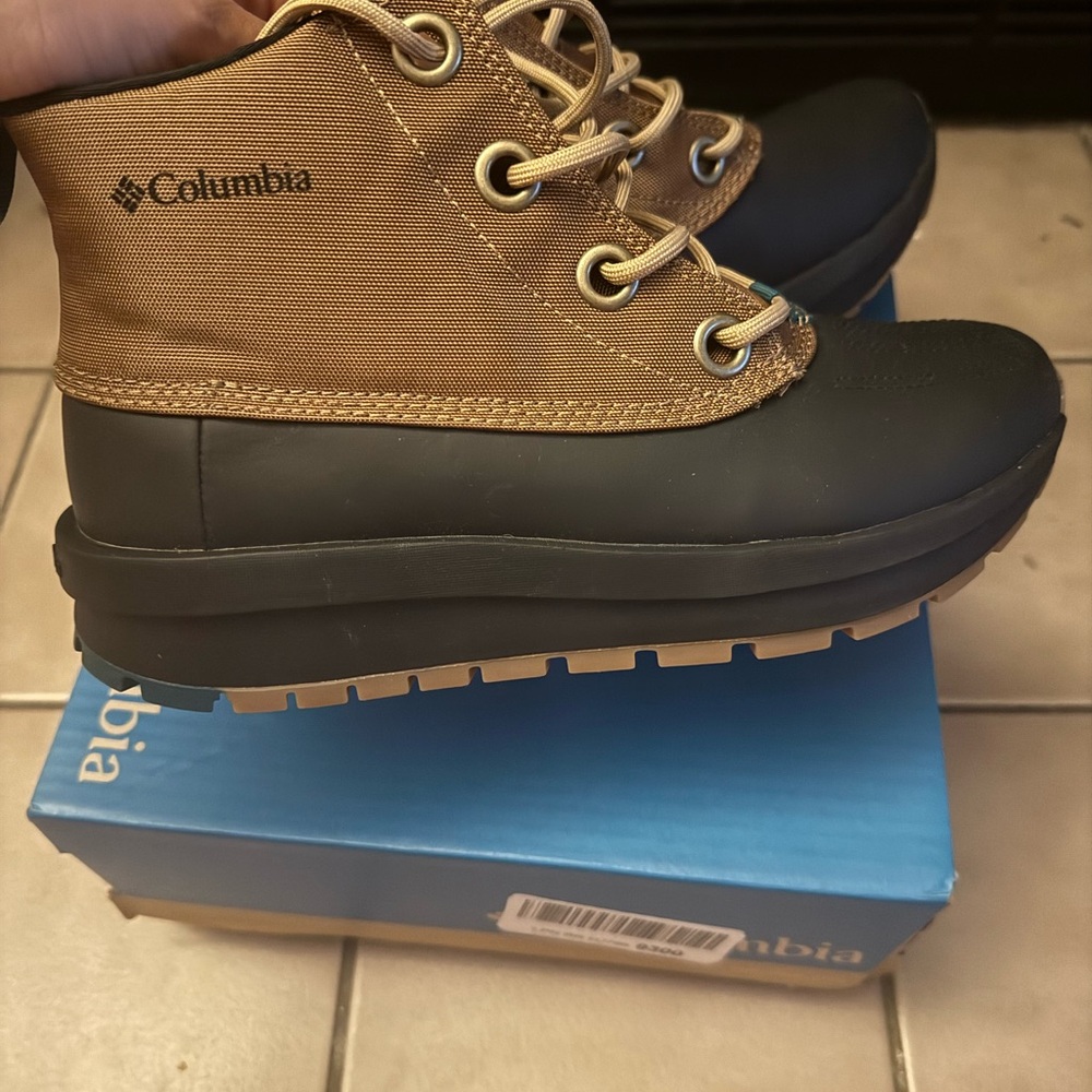 Columbia Brown and Black Women's Boots